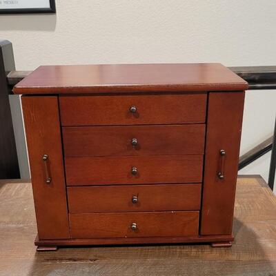 Lot 517: Jewelry Box w/ Side Necklace Storage 