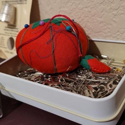 Lot 523: Assortment of Sewing Accessories 
