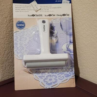 Lot 532: New Sealed BROTHER 4" Hand Roller 