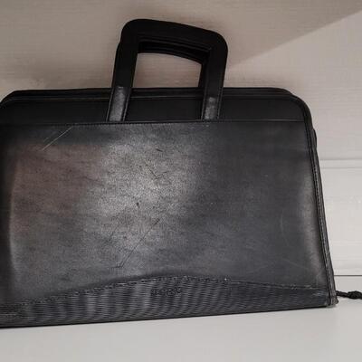 Lot 543: Vintage Computer Carry Briefcase
