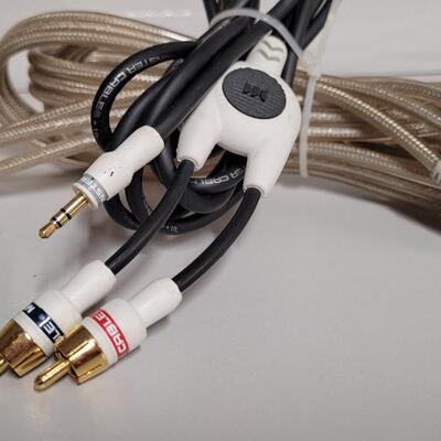 Lot 551: Rca Cords