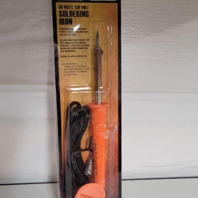 Lot 552: New Soldering Iron