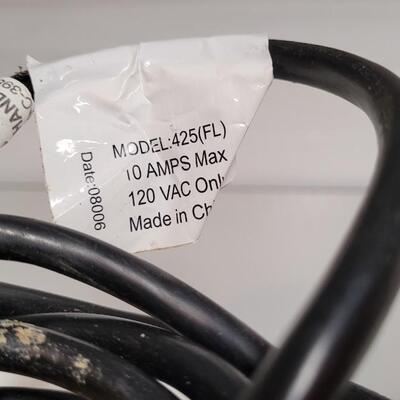 Lot 561: Hanging 10amp Shop Light 