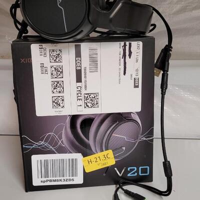 Lot 568: V20 XIBERIA Premium Headphones 