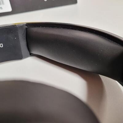 Lot 568: V20 XIBERIA Premium Headphones 