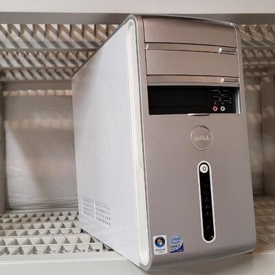 Lot 570: Vintage DELL Computer PARTS/REPAIR (Incomplete)