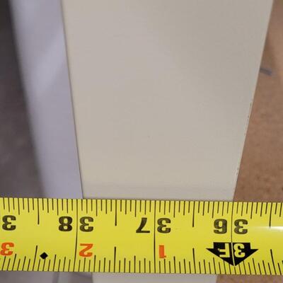 Lot 572: Metal Frame Shelving Unit 