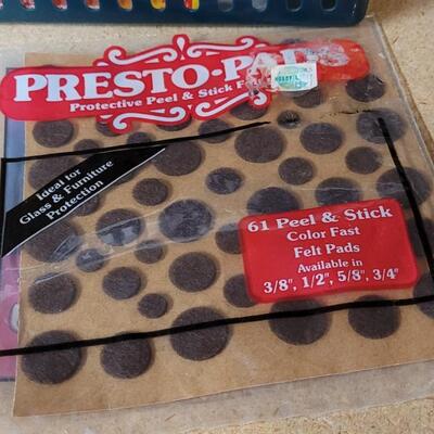 Lot 577: New Command Hooks + Felt Pad 
