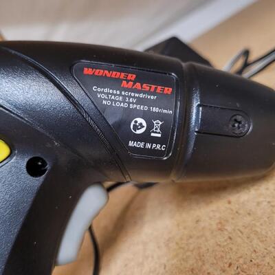 Lot 580: Small Rechargeable Cordless Screwdriver
