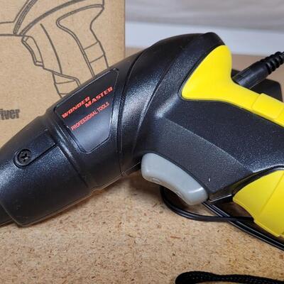 Lot 580: Small Rechargeable Cordless Screwdriver