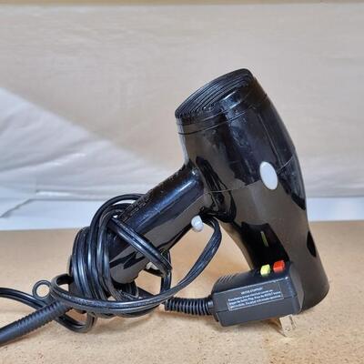 Lot 581: Hair Dryer WORKS 