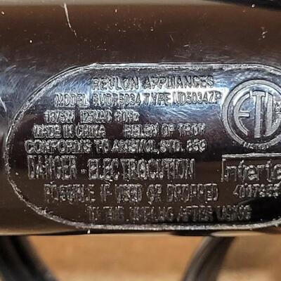 Lot 581: Hair Dryer WORKS 