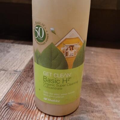Lot 592: Kitchen Cleaners Bundle in Plastic Carrier