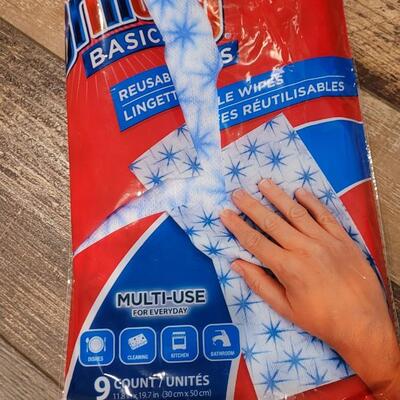 Lot 592: Kitchen Cleaners Bundle in Plastic Carrier