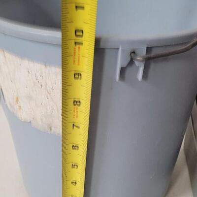 Lot 598: Plastic Bucket & Caddy