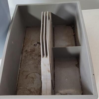 Lot 598: Plastic Bucket & Caddy