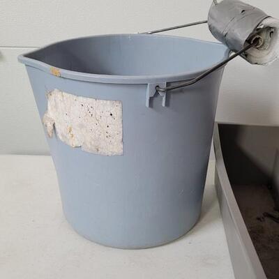 Lot 598: Plastic Bucket & Caddy