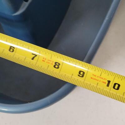 Lot 600: Plastic Caddy and Drawer Organizer 