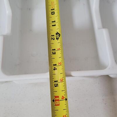 Lot 600: Plastic Caddy and Drawer Organizer 