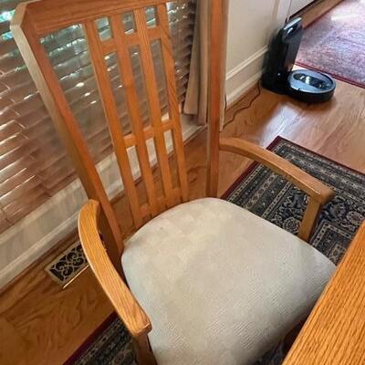 Oak Dining Room Table with leaf and 6 Chairs
