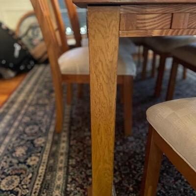 Oak Dining Room Table with leaf and 6 Chairs