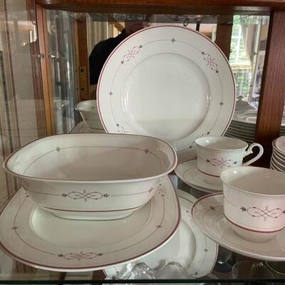 20+ Piece China Set Villeroy Boch Aragon Pattern with Crystal Glassware