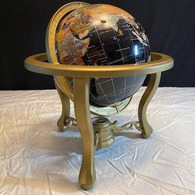 LOT#9LR: Gemstone Globe