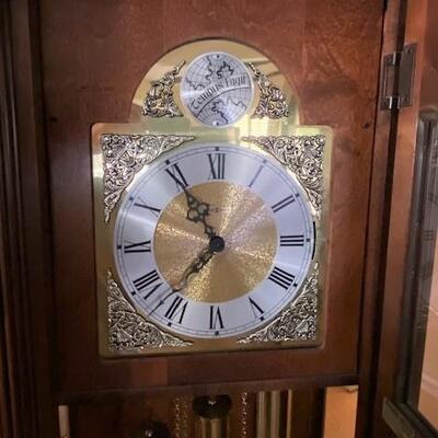 LOT#80DR2: Howard Miller Case Clock