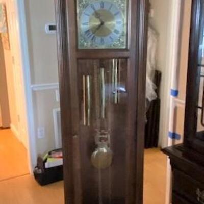 LOT#80DR2: Howard Miller Case Clock