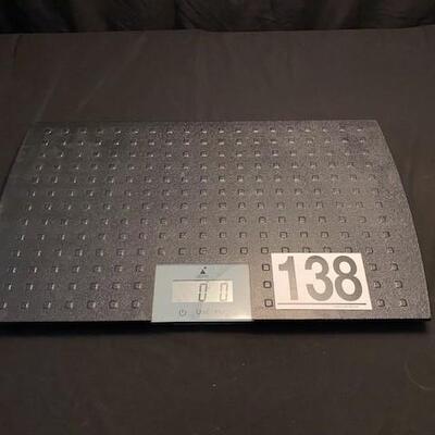 LOT#138LR: Redmon Precision Scale