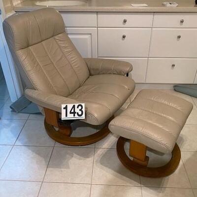 LOT#143MB2: Ekornes Leather Stressless Chair and Ottoman
