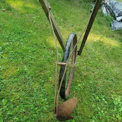 175 - Antique Single Row Push Plow