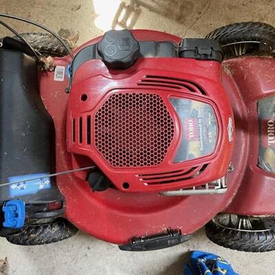 Toro lawn mower, 22” self propelled “recycler” 