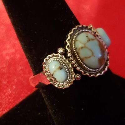 Vintage Sterling silver  Native natural oval turquoise ring  12 3 g 