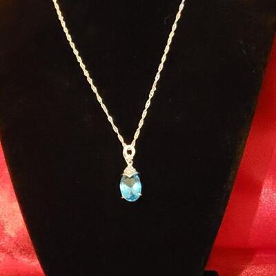 Sterling  blue sapphire pendant and necklace 16 g