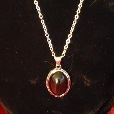 Vintage Sterling necklace and  red garnet pendant  13.2g