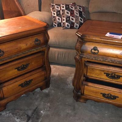 Vintage royal oak king sleigh bed with 2 nightstands and armoire/entertainment center