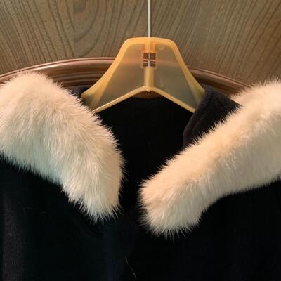 Stunning Vintage Fur Collar & Cuff Women's Coat
