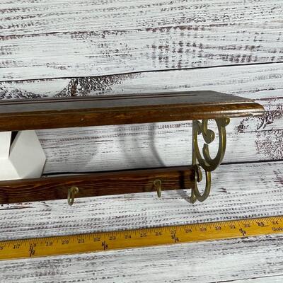 Teacup and Saucer display shelf with hooks and grooves for holding cups and saucers