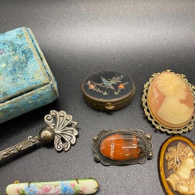 Vintage Antique Victorian Style Jewelry & Box