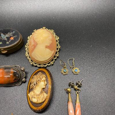 Vintage Antique Victorian Style Jewelry & Box