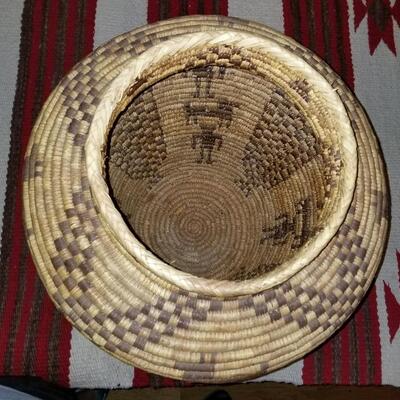 Large Papago Tohono O'odom Figural basket: