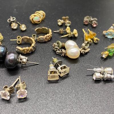 Mixed Lot of Stud Earrings Rhinestone Faux Pearl 