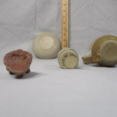Lot 6 - Earthenware Pottery Collection
