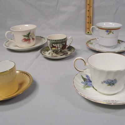 Lot 8 - (5) Tea Cups and Saucers