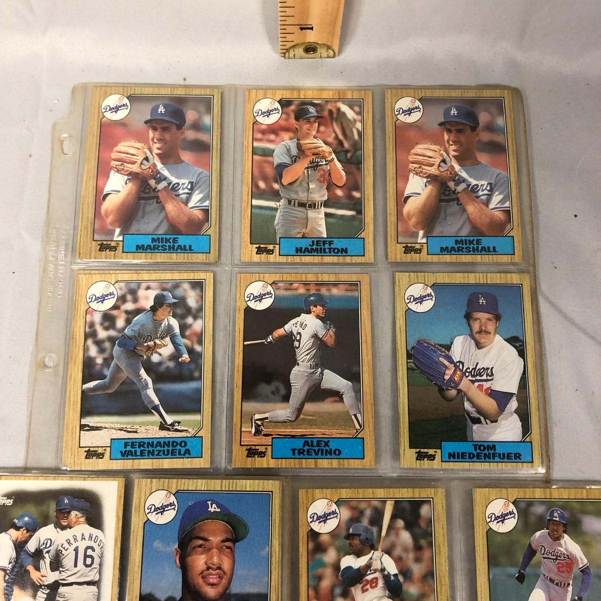 Lot 28 - 1987 Topps Los Angeles Dodgers Baseball Cards | EstateSales.org