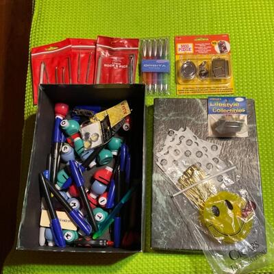 Miscellaneous arts and craft lot