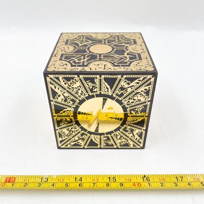 HELLRAISER COLLECTIBLE PUZZLE BOX DISPLAY PROP