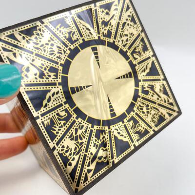 HELLRAISER COLLECTIBLE PUZZLE BOX DISPLAY PROP