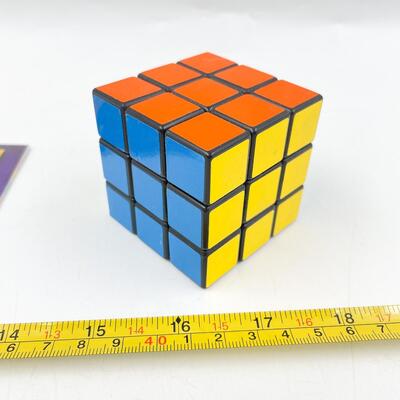 RUBIKâ€™S CUBE AND SOLUTION HINTS BOOKLET